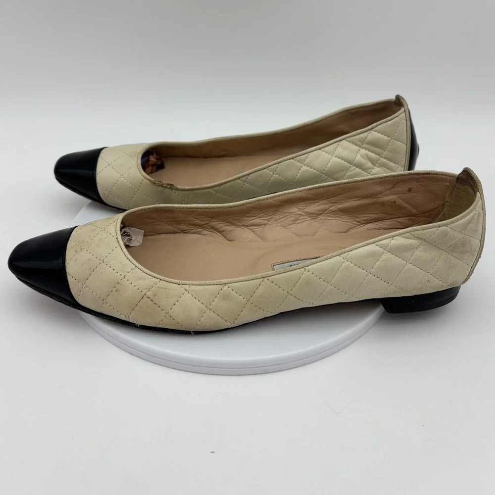 MANOLO BLAHNIK Leather Ballet Flat Quilted Cream Shoe Cap Toe Pointed Toe Patent